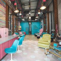 Blos Roses Combines Blowouts and Nail Services