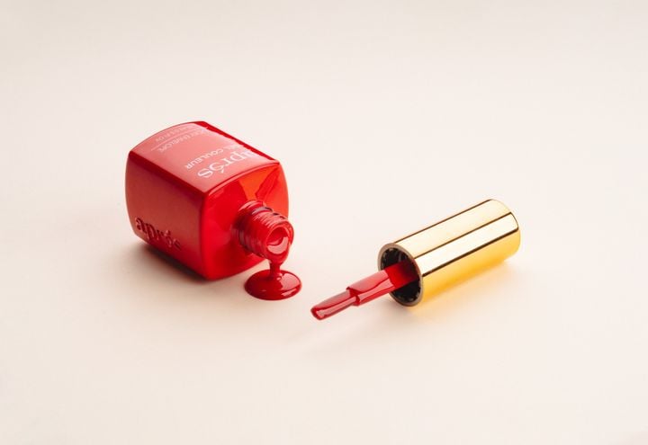 The Gel Couleur formula is highly pigmented and medium viscosity, complete with the Brush-X for...