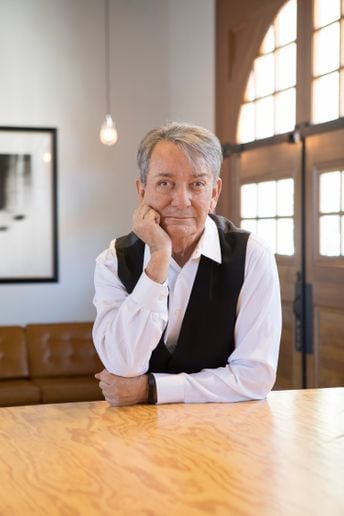 Carlos Valenzuela is a bilingual writer and a past global beauty educator with a master's in international business.