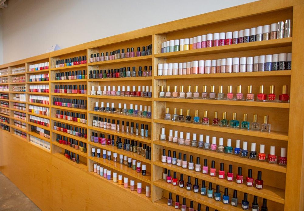 SALON TOUR: Chao Nail + Bar in Nashville