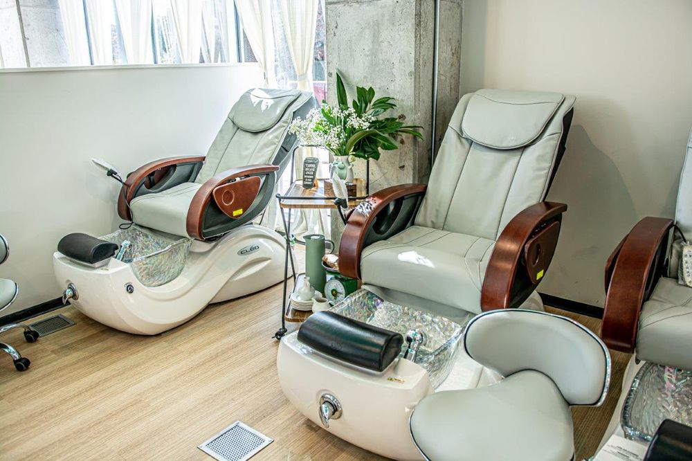 SALON TOUR: Chao Nail + Bar in Nashville