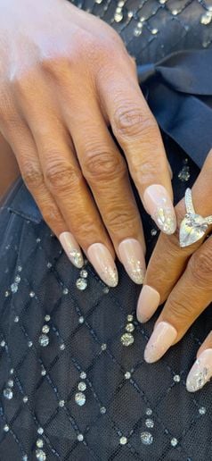 Kerry Washington with nails by Diem Truong using Aprés Nail