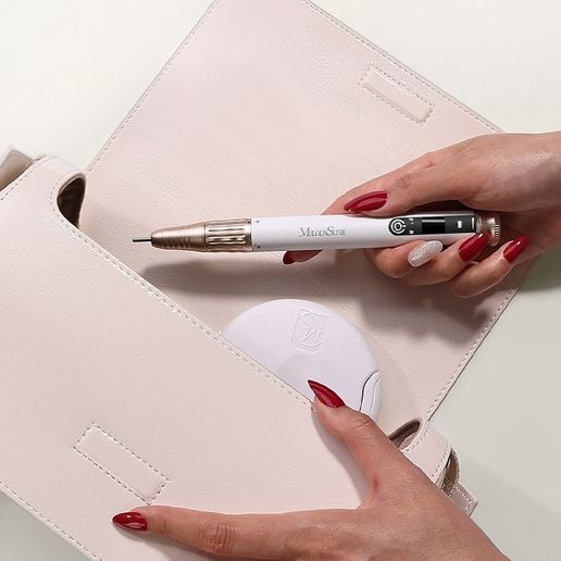 Lightweight and elegant.