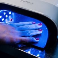 Nail lamps pose a negligible amount of cancer risk, according to several studies.