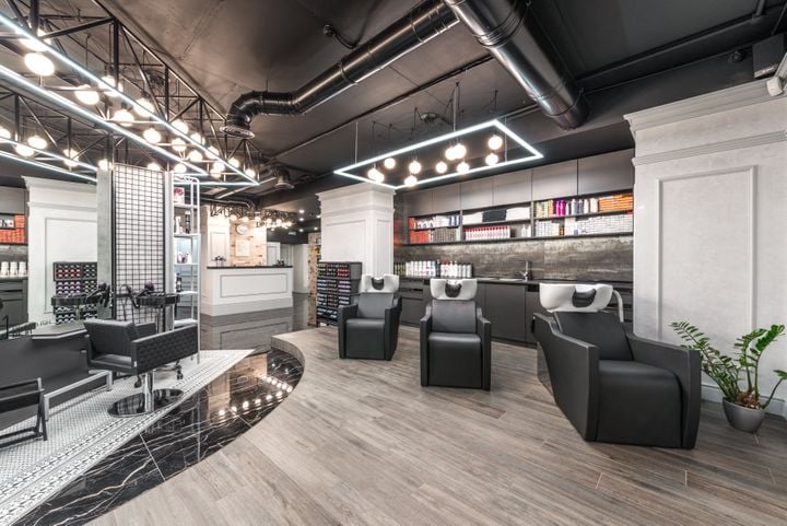 HR compliance platforms, such as Bambee or Rippling, provide salon owners resources and tools to automate and simplify the employee hiring and retention process. - Photo: Pexels.com / Max Rahubovskiy