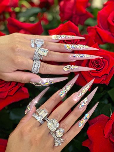 Saweetie with nails by Temeka Jackson using Aprés Nail