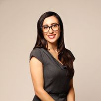 Tax Attorney Tina Azarvand helps salon owners and independent stylist stay out of trouble with...