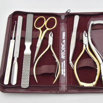 How to Create the Perfect Manicure Tool Kit