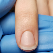 How to Perform a Water-less Manicure in Under 30 Minutes