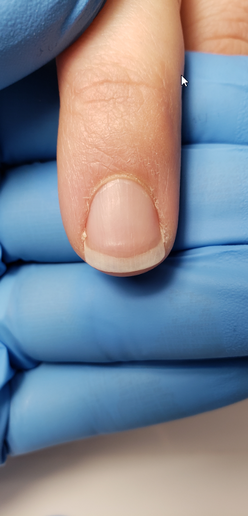How to Perform a Water-less Manicure in Under 30 Minutes